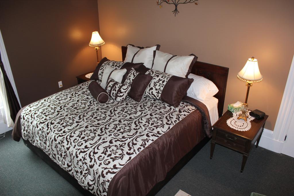 The Pictou Puffin Bed And Breakfast Room photo