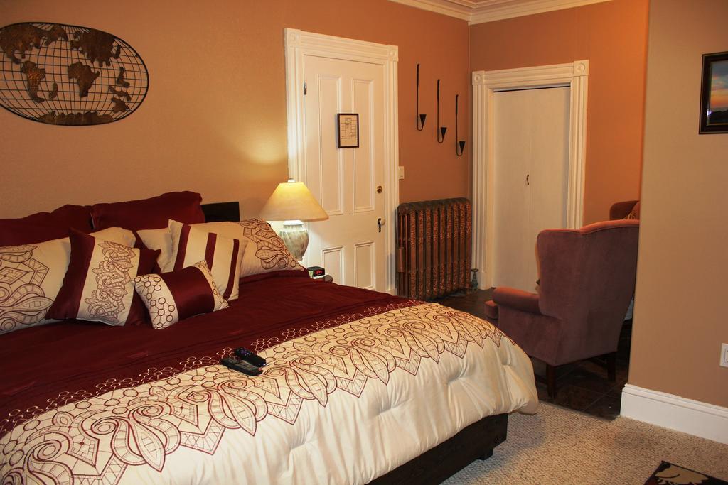 The Pictou Puffin Bed And Breakfast Room photo